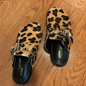 Alohas Halia Leopard Calf Hair Clogs Mules slides New With Box 39 8.5